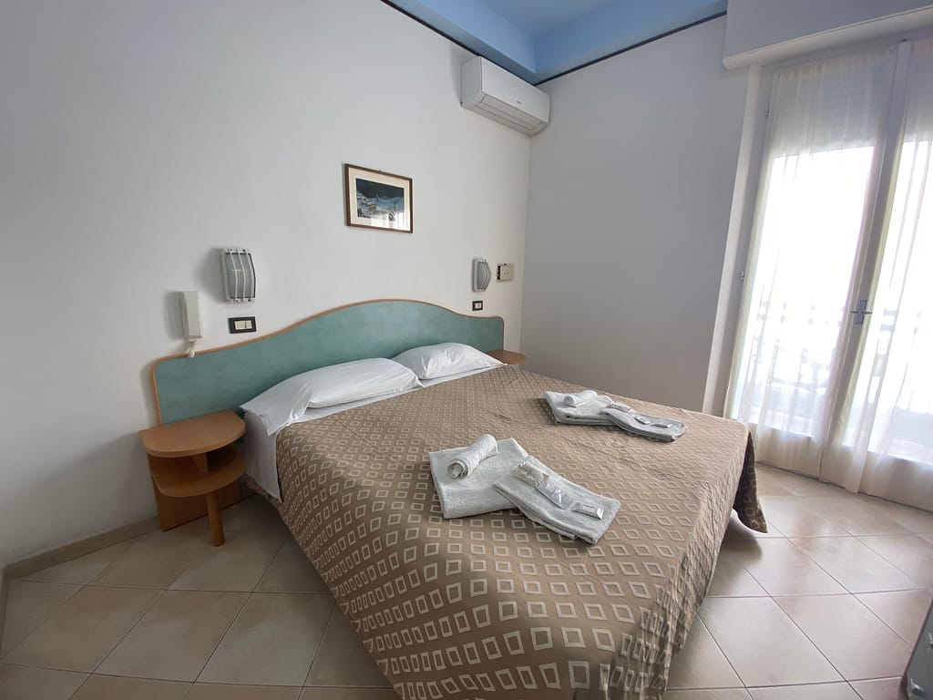 Gallery Hotel Bed And Breakfast A Rimini - Hotel Nanni Garnì